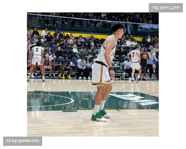 旧金山大学外线火力全开 王俊杰无球移动创造机会